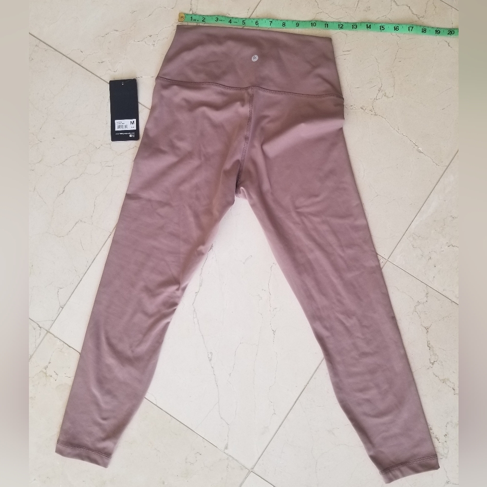 NWT 90 Degree Desert Pink Yoga Legging. Size M.